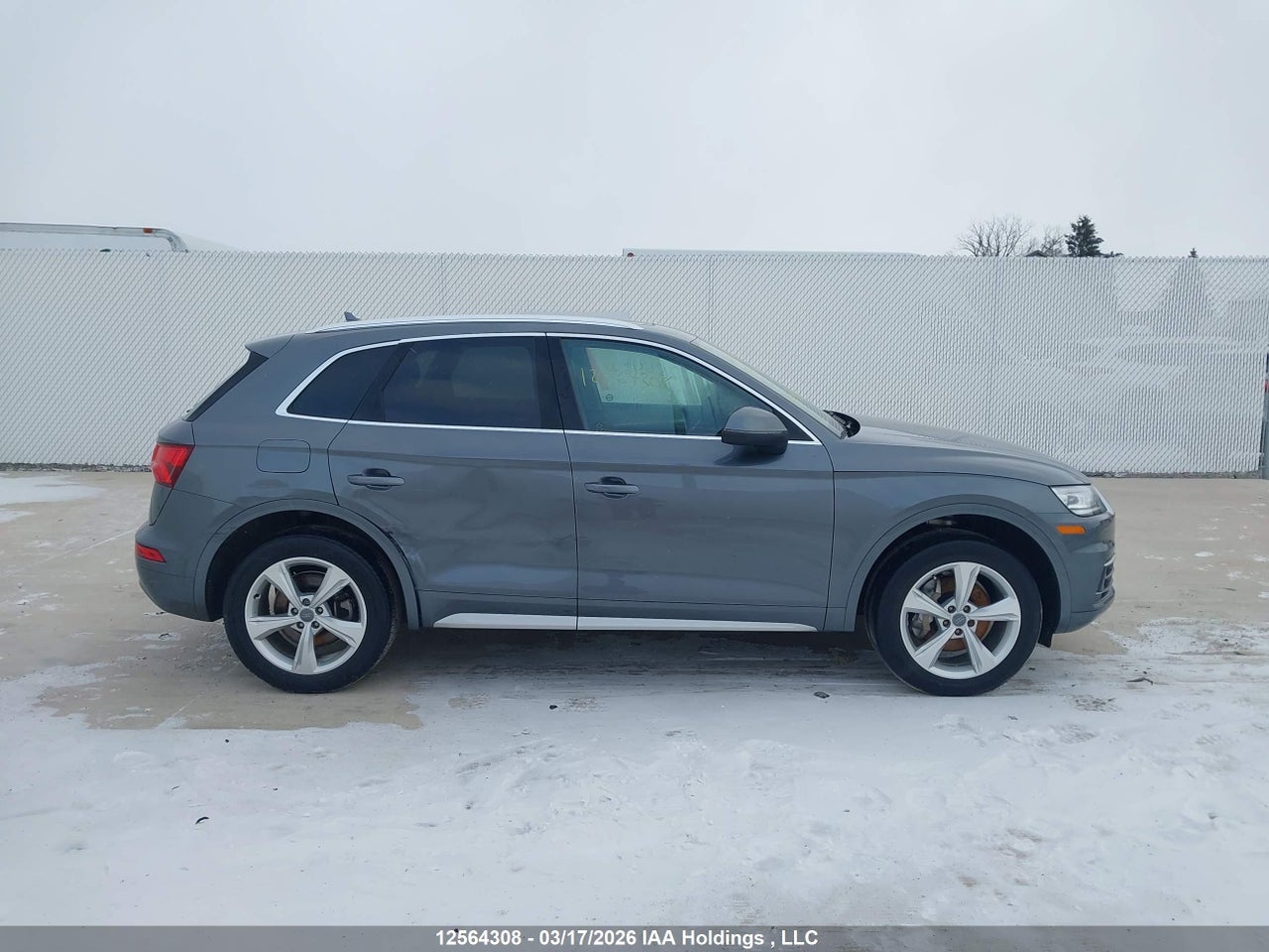 Image #/images/mount/WA1BNAFYXK2074444_13.jpg for vehicle