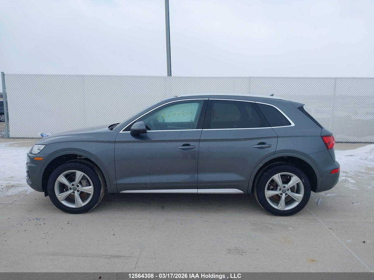 Image #/images/mount/WA1BNAFYXK2074444_14.jpg for vehicle