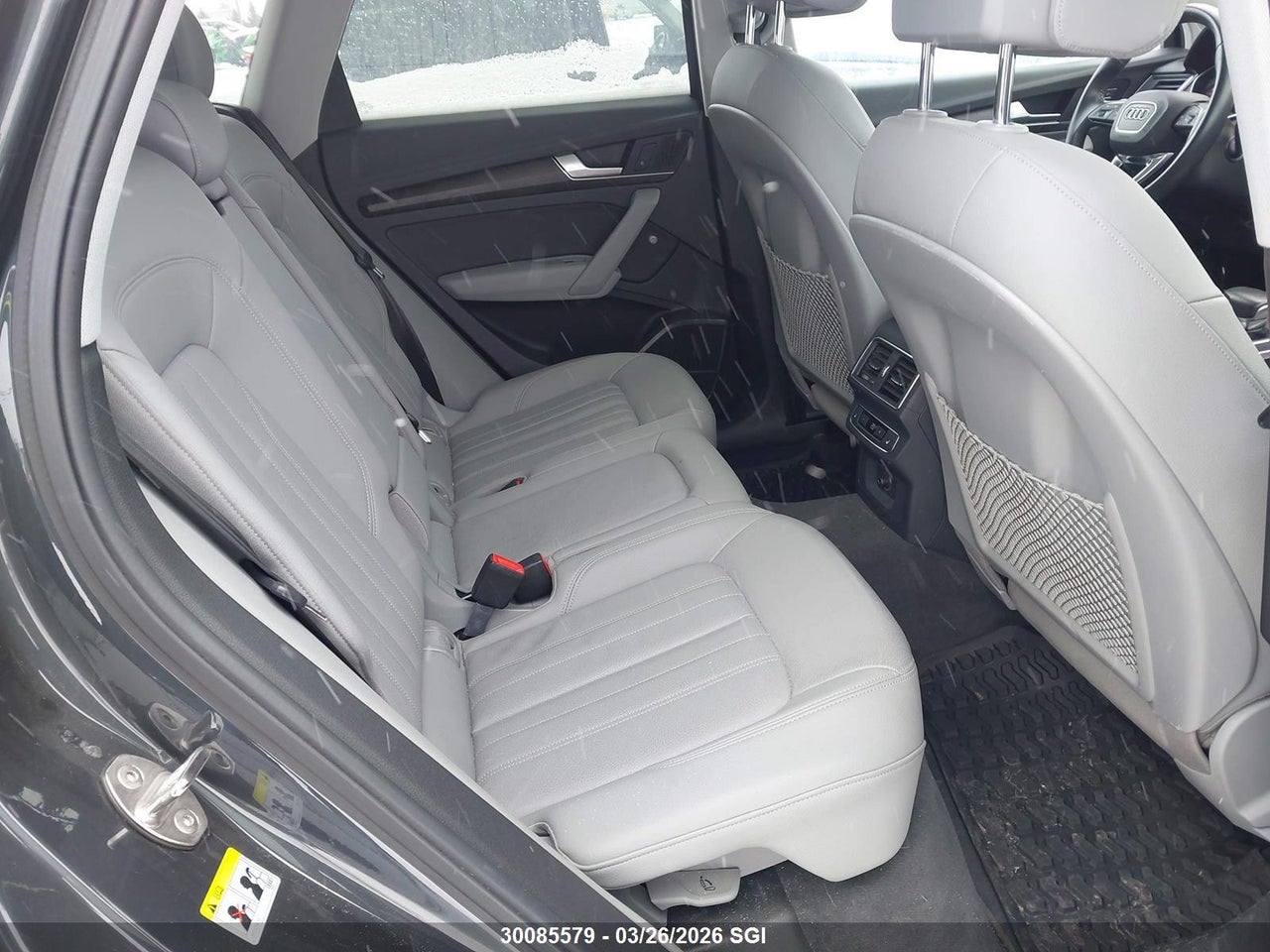 Image #/images/mount/WA1CNAFY1K2037853_08.jpg for vehicle