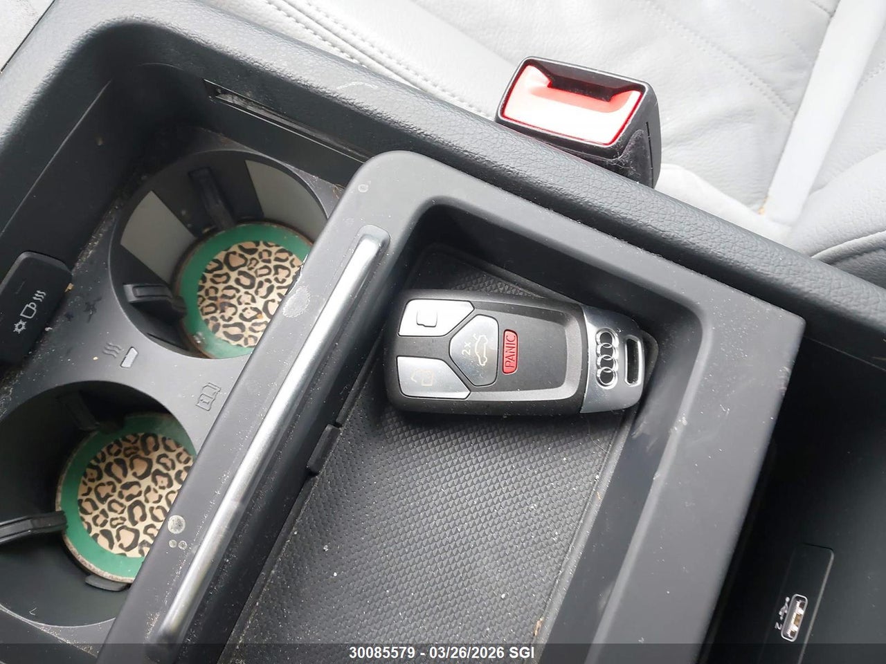 Image #/images/mount/WA1CNAFY1K2037853_11.jpg for vehicle