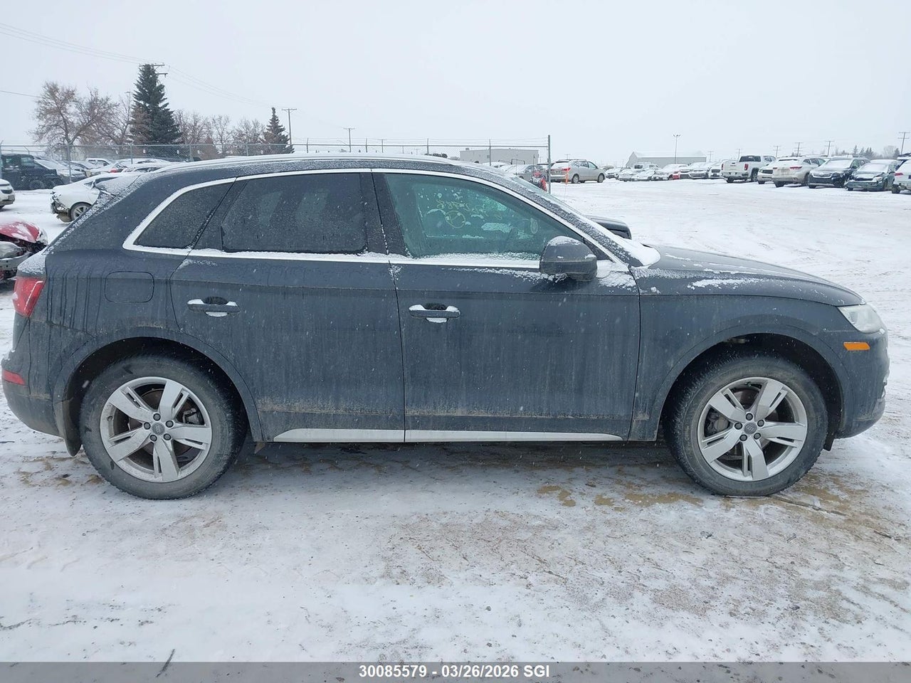 Image #/images/mount/WA1CNAFY1K2037853_13.jpg for vehicle