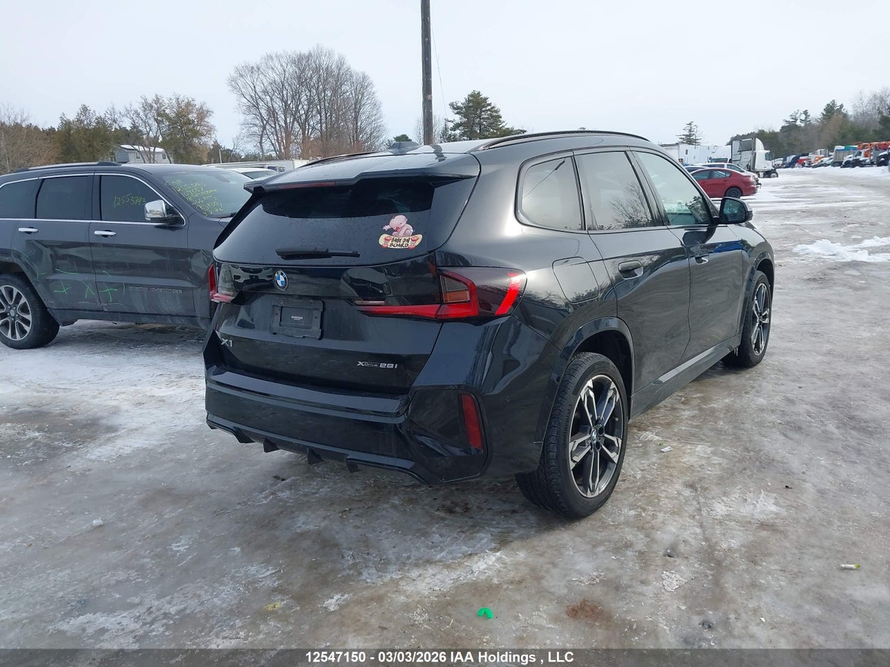 Image #/images/mount/WBX73EF05P5W32289_04.jpg for vehicle