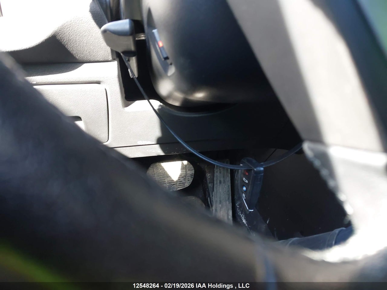 Image #/images/mount/WBXJG9C05L5P11526_11.jpg for vehicle