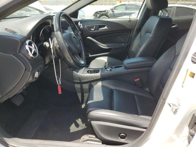 Image #/images/mount/WDCTG4EB7KU011626_7.jpg for vehicle